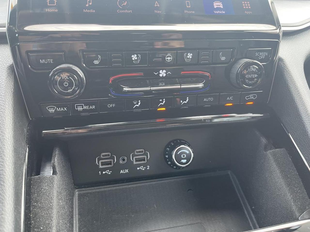 2022 Jeep Grand Cherokee LIMITED 4X4 Photo