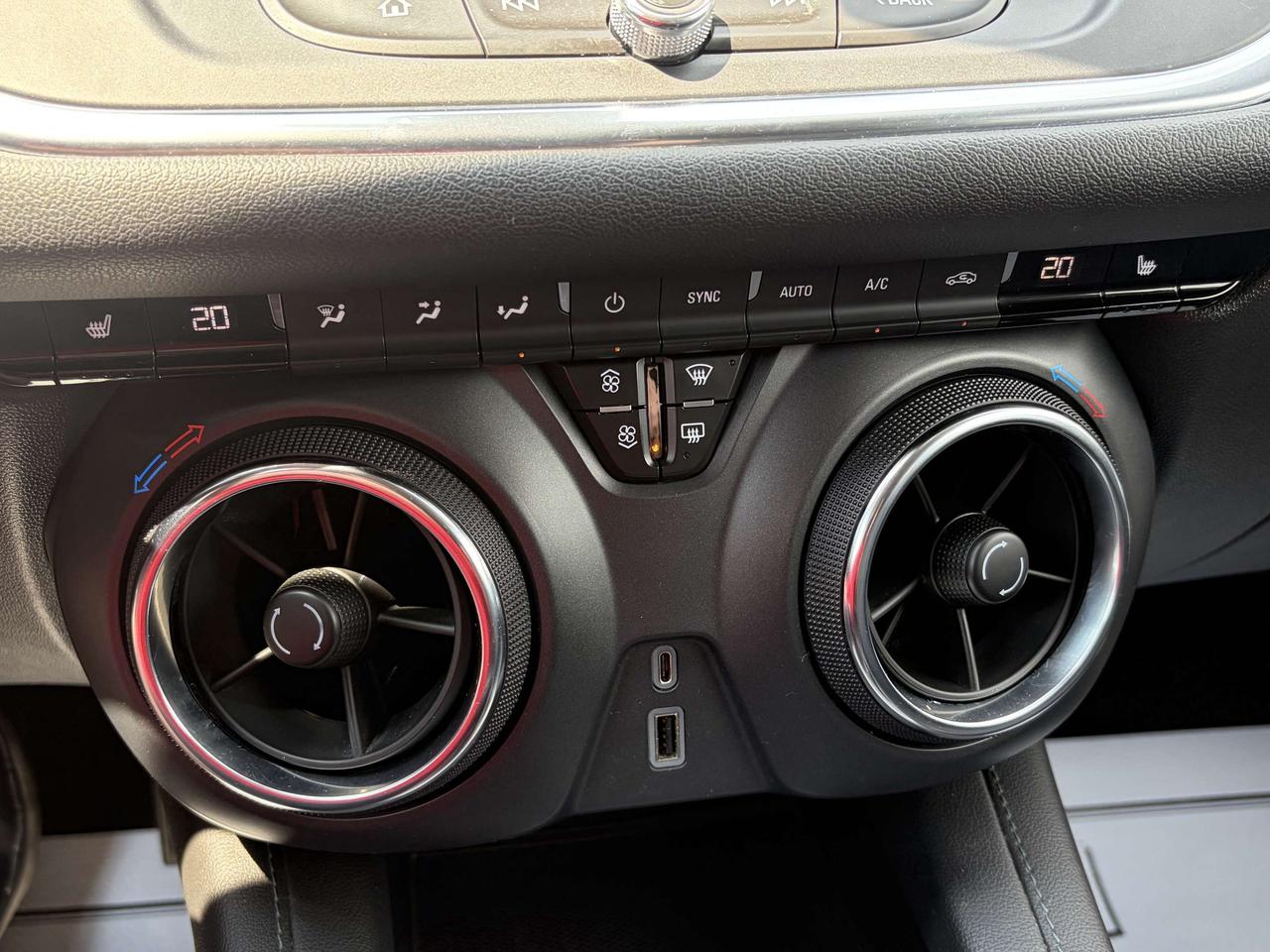 2022 Chevrolet Blazer True North **CALL BELLEVILLE@613-961-8848** Photo