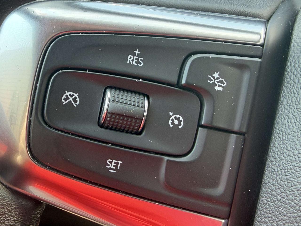 2022 Chevrolet Blazer True North **CALL BELLEVILLE@613-961-8848** Photo