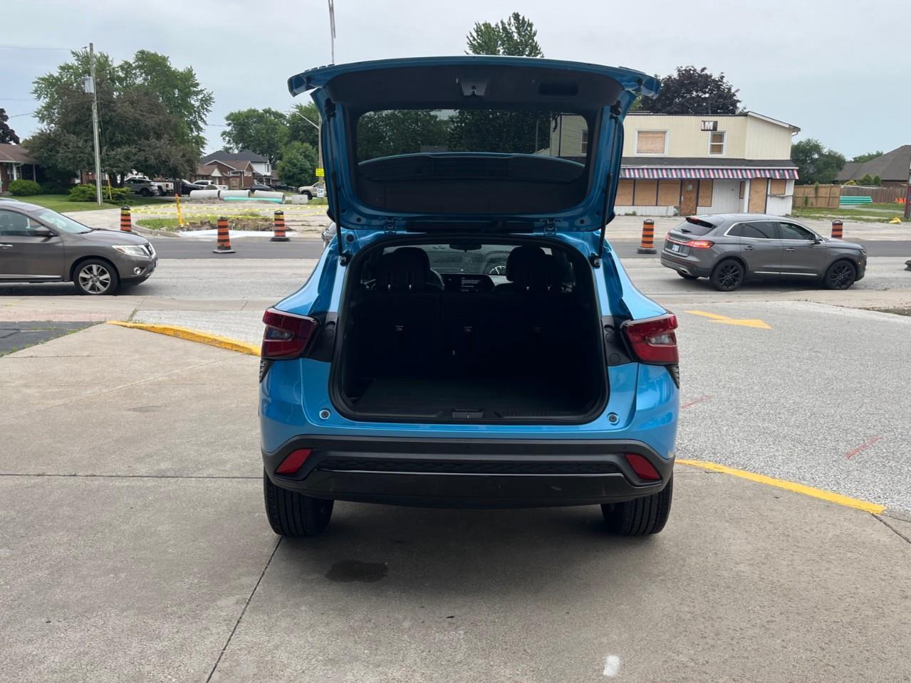 2025 Chevrolet Trax 1RS CPO RATES APPLY @ 3.99%-5.49% OAC Photo