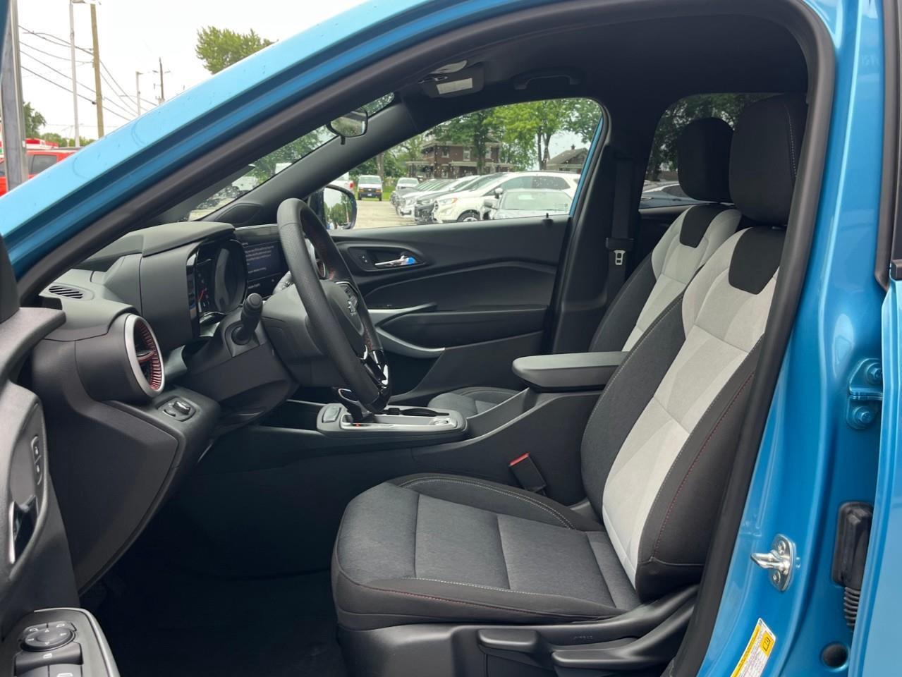 2025 Chevrolet Trax 1RS CPO RATES APPLY @ 3.99%-5.49% OAC Photo