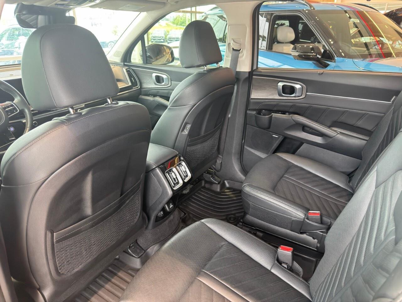 2025 Kia Sorento X-Line Limited AWD w/Black Interior Photo