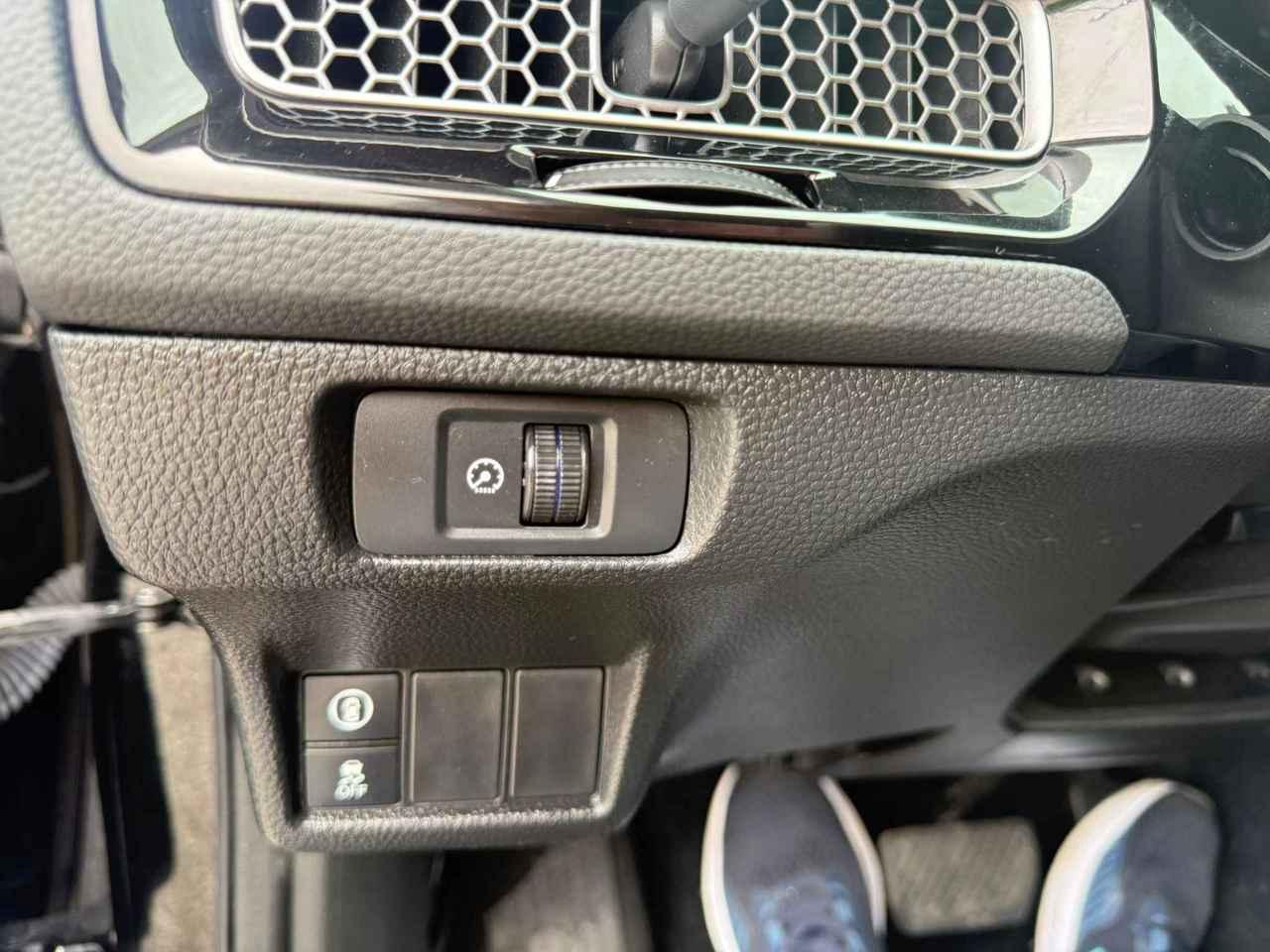 2023 Honda Civic LX Photo