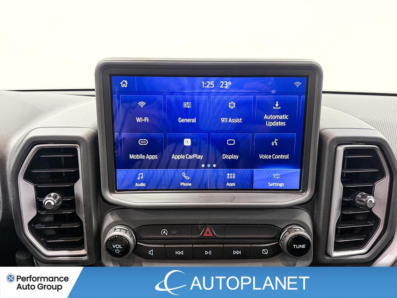 2024 Ford Bronco Sport Big Bend AWD, Back Up Cam, Heated Seats! Photo