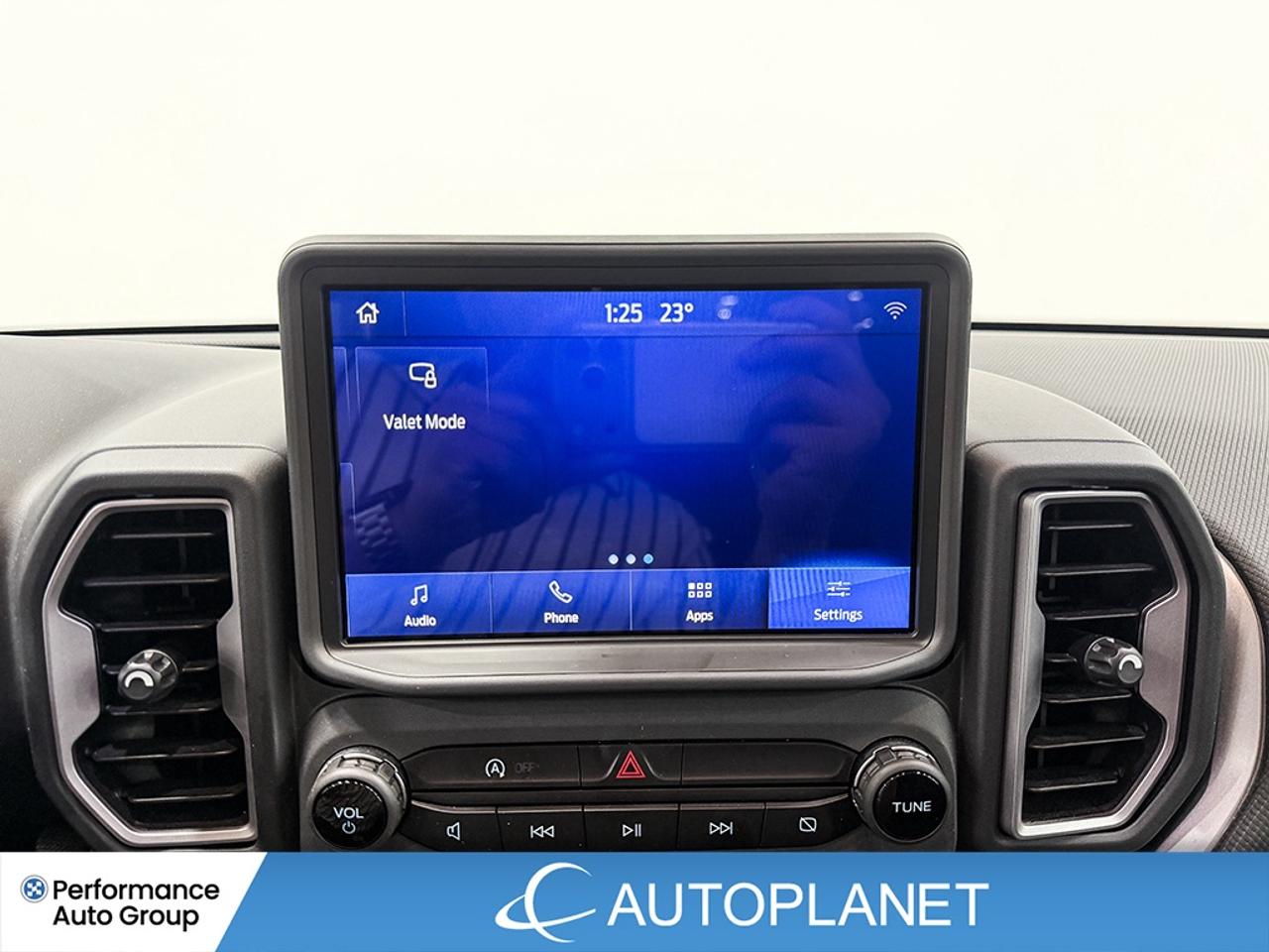 2024 Ford Bronco Sport Big Bend AWD, Back Up Cam, Heated Seats! Photo