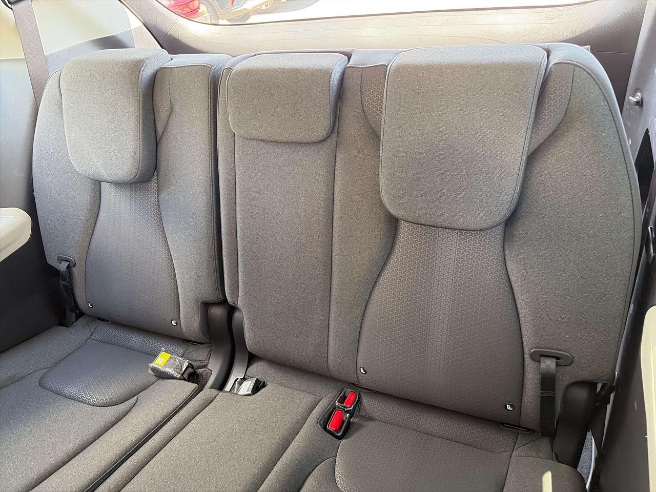 2024 Kia Carnival LX, CLEAN CARFAX, POWER SLIDING DOORS, 8 PASSENGER Photo