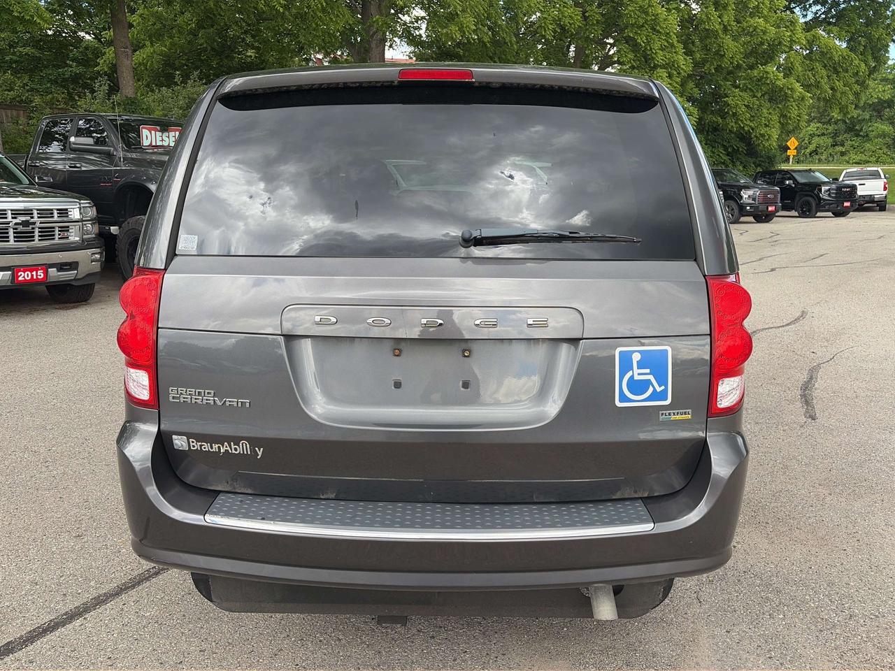 2016 Dodge Grand Caravan CVP, WHEEL CHAIR VAN, SIDE LOAD, DRIVER ACCESSIBLE Photo