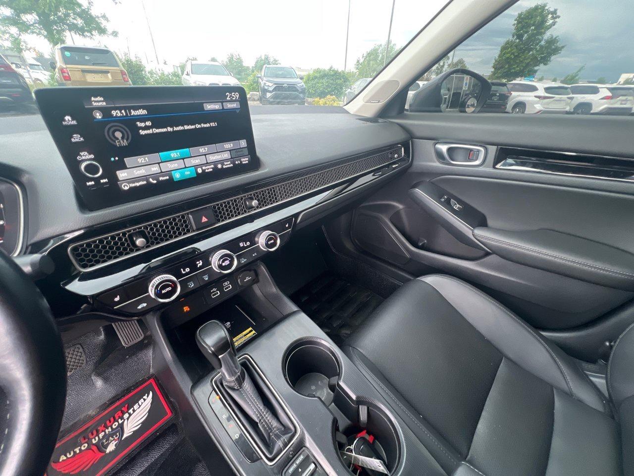 2023 Honda Civic Sedan Touring CVT LEATHER   SUNROOF   HEAT STEER Photo