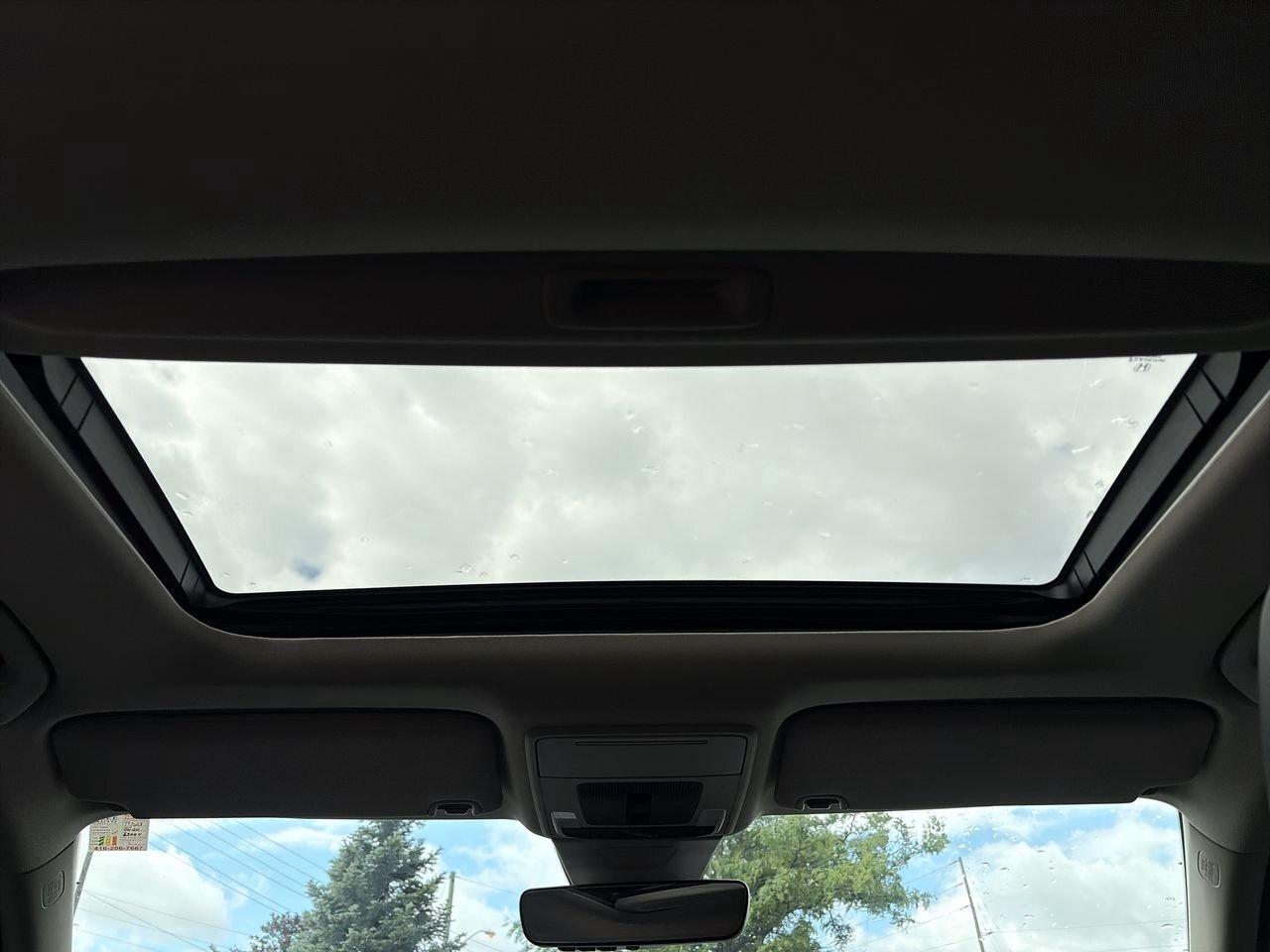 2023 Honda Civic Sedan Touring CVT LEATHER   SUNROOF   HEAT STEER Photo