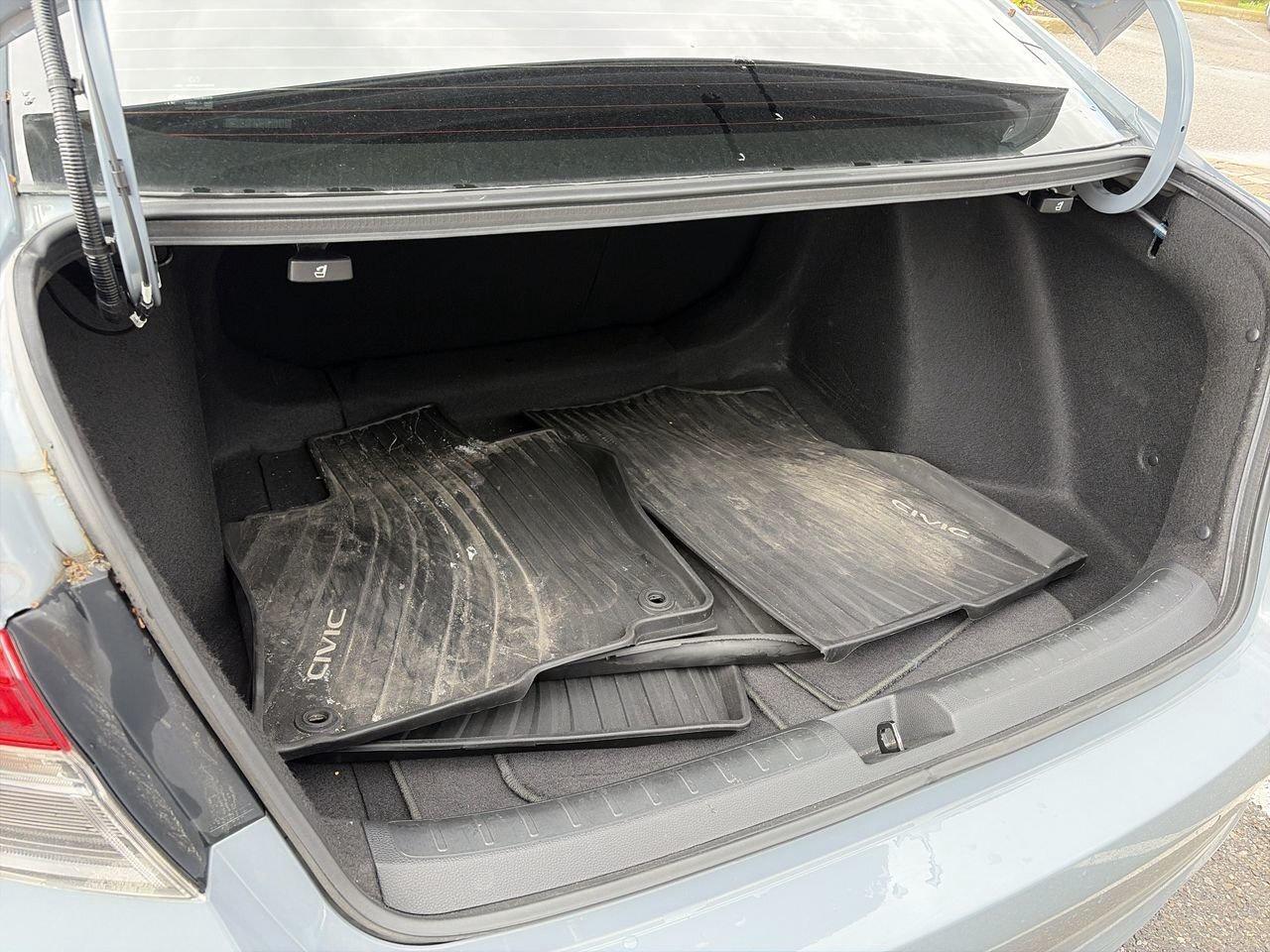 2023 Honda Civic Sedan Touring CVT LEATHER   SUNROOF   HEAT STEER Photo