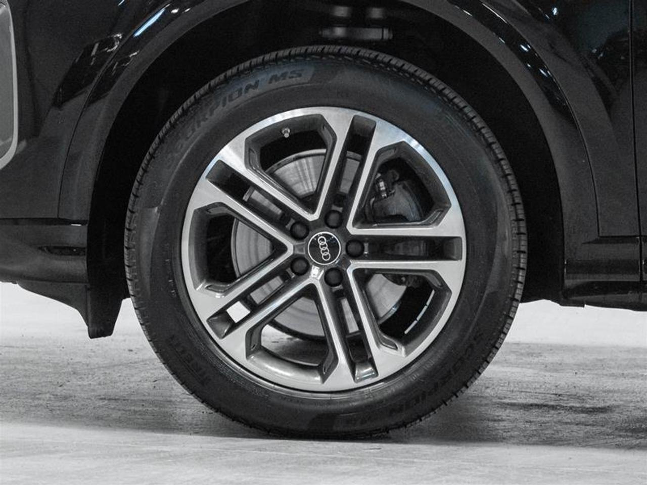 2025 Audi New Q5 2.0T Progressiv 4dr All-Wheel Drive quattro Sport Utility Photo