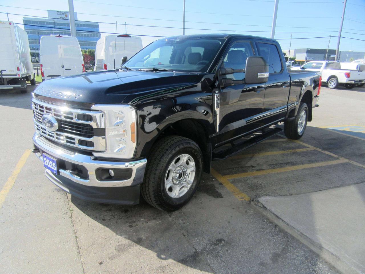 2025 Ford F-250 HD Series CREW CAB 4X4 XLT 6.8FT BOX Photo