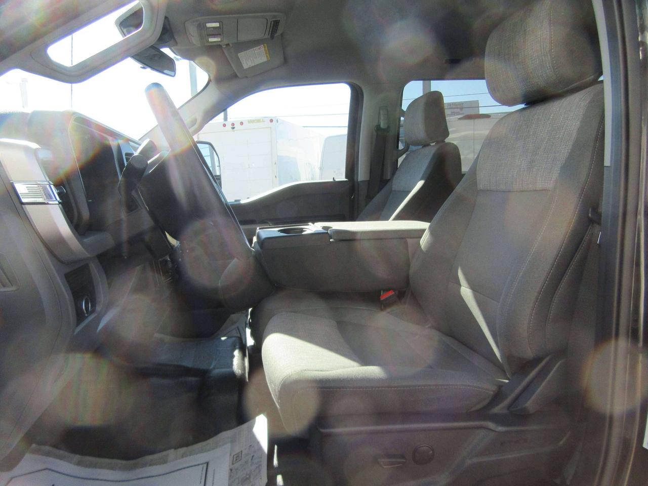 2025 Ford F-250 HD Series CREW CAB 4X4 XLT 6.8FT BOX Photo