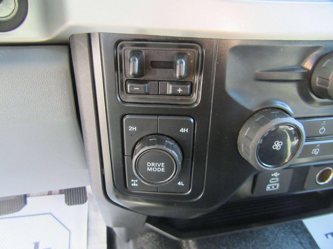 2025 Ford F-250 HD Series CREW CAB 4X4 XLT 6.8FT BOX Photo