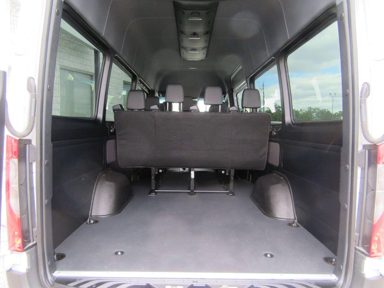 2024 Mercedes-Benz 2500 12 PASS EXT 170WB HIGH ROOF Photo