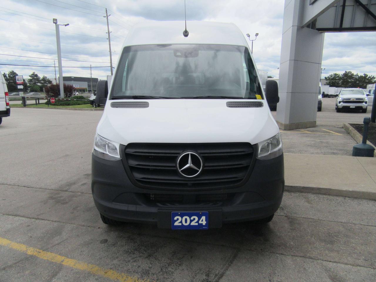 2024 Mercedes-Benz 2500 12 PASS EXT 170WB HIGH ROOF Photo