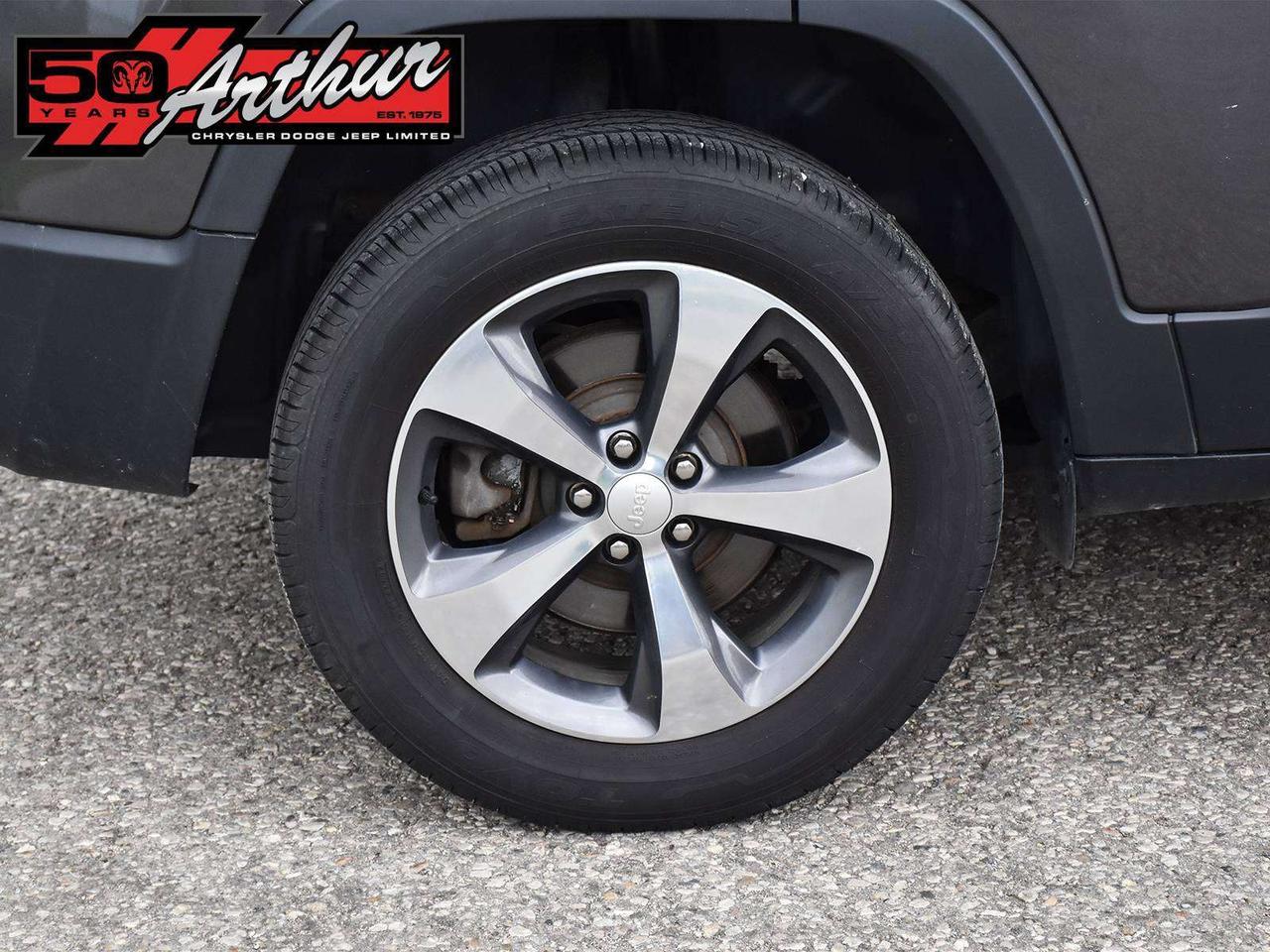 2019 Jeep Cherokee Limited 4X4 Photo