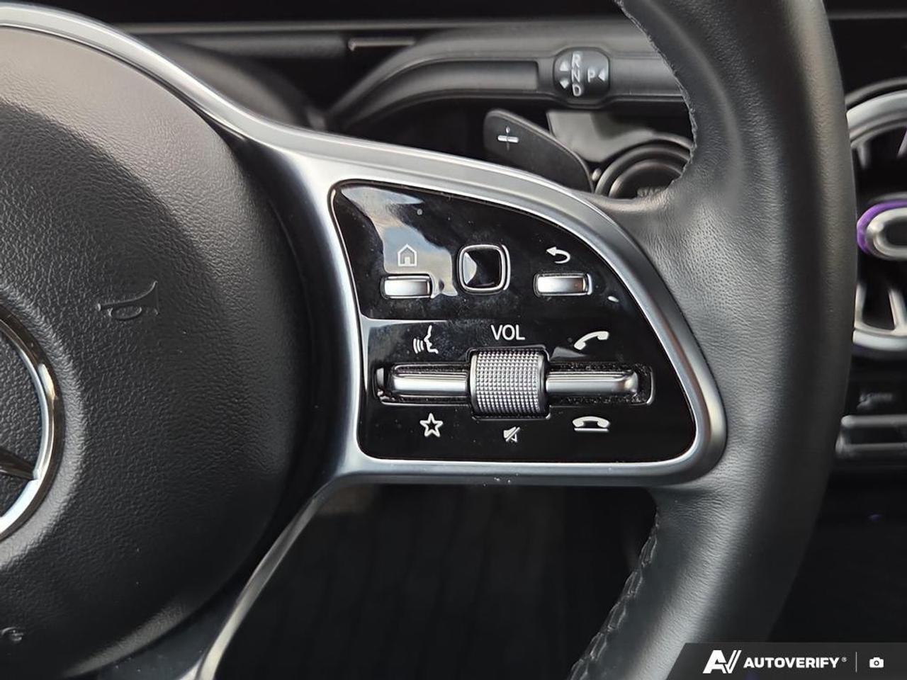 2021 Mercedes-Benz GLA250 HEATED SEATS   SUNROOF   SMART DEVICE INTEGRATION Photo