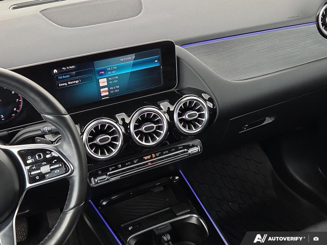 2021 Mercedes-Benz GLA250 HEATED SEATS   SUNROOF   SMART DEVICE INTEGRATION Photo