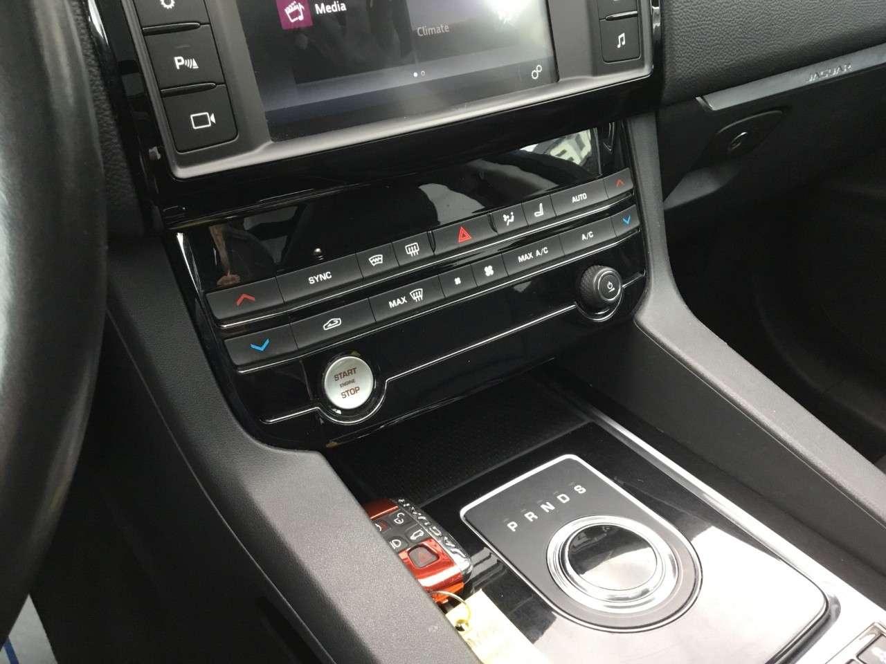 2018 Jaguar F-PACE 20d Awd Premium Photo