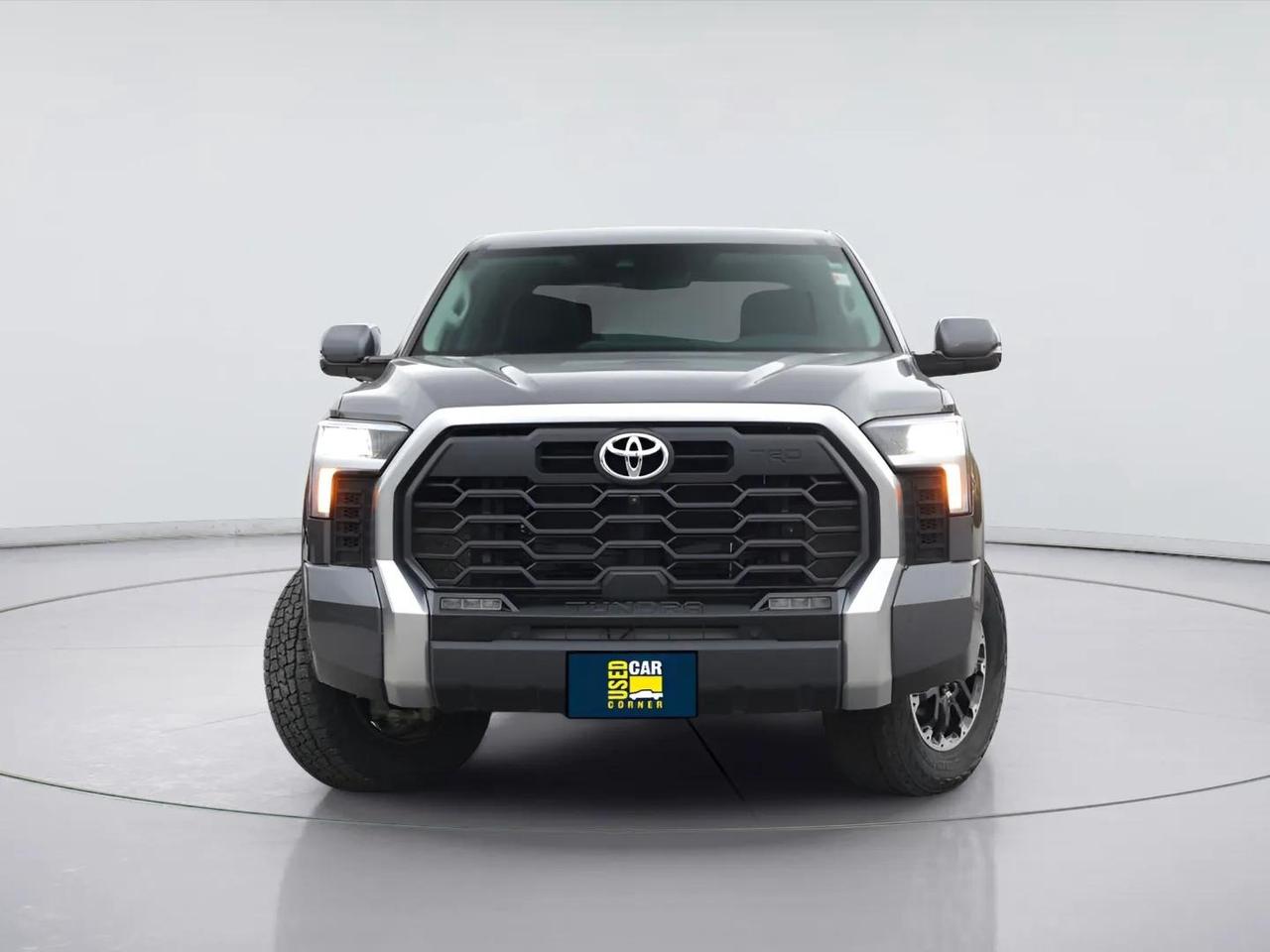 2024 Toyota Tundra : Moonroof, Apple Car Play, Nav, Htd and Cooled Se Photo