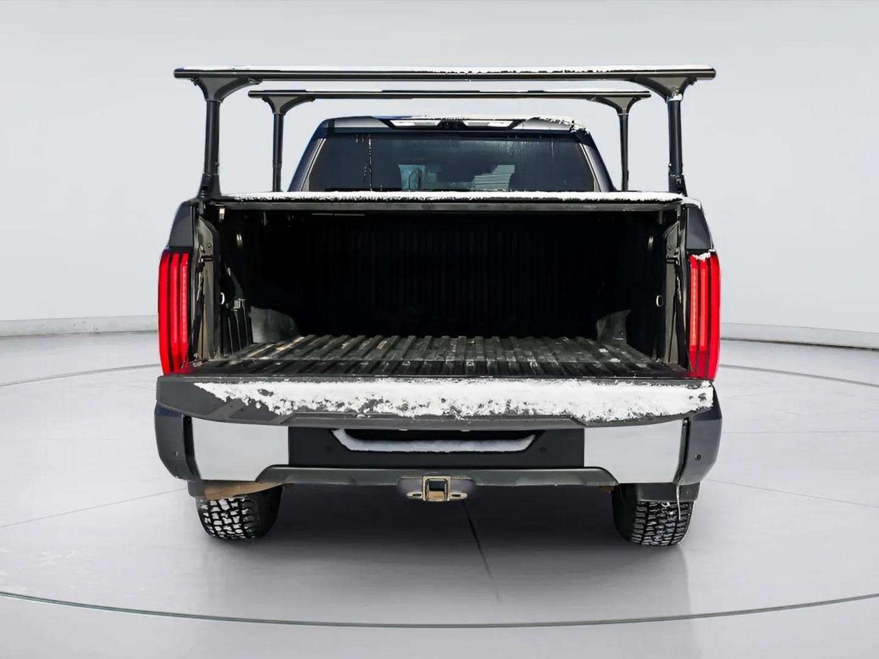2024 Toyota Tundra : Moonroof, Apple Car Play, Nav, Htd and Cooled Se Photo