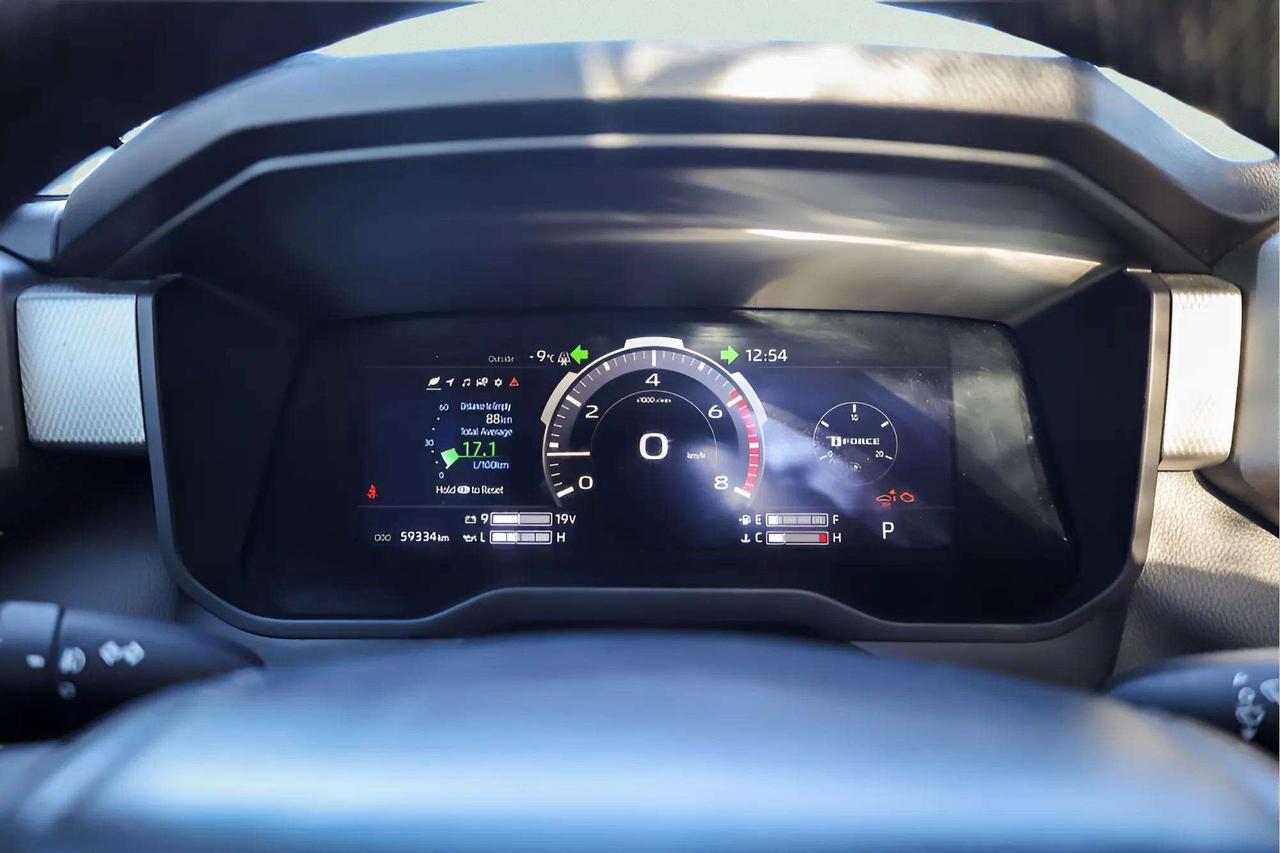 2024 Toyota Tundra : Moonroof, Apple Car Play, Nav, Htd and Cooled Se Photo
