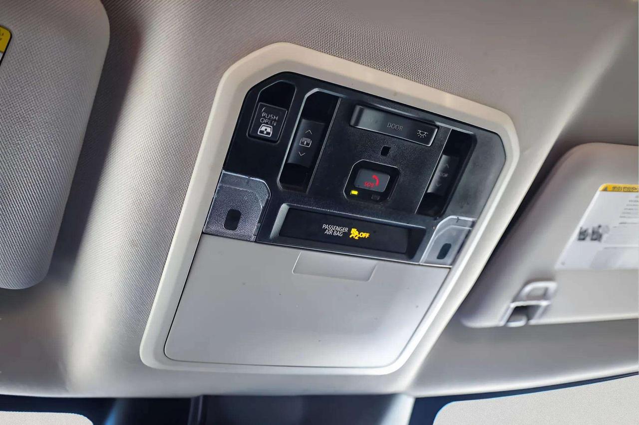 2024 Toyota Tundra : Moonroof, Apple Car Play, Nav, Htd and Cooled Se Photo