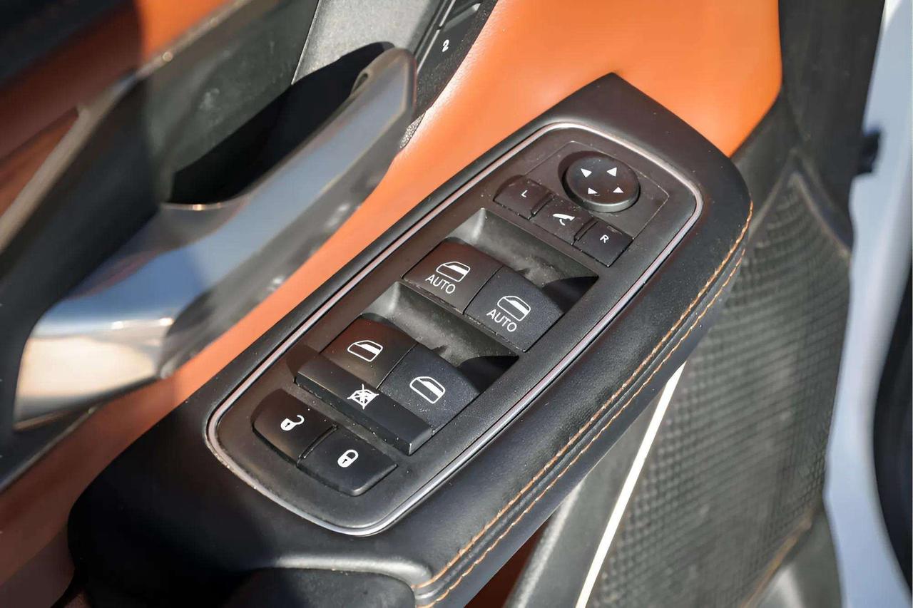 2022 RAM 1500 : Nav, Apple Car Play, Leather, Sunroof Photo