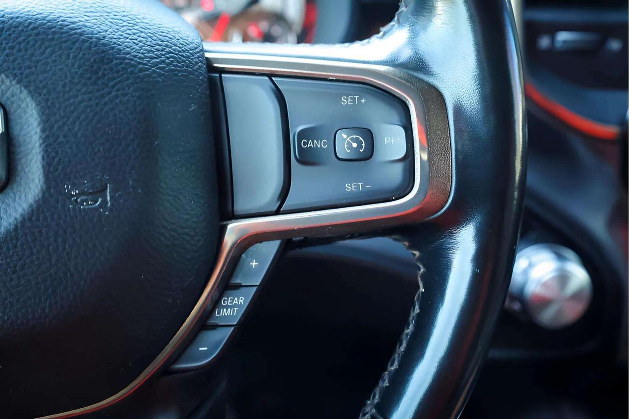2022 RAM 1500 : Nav, Apple Car Play, Leather, Sunroof Photo