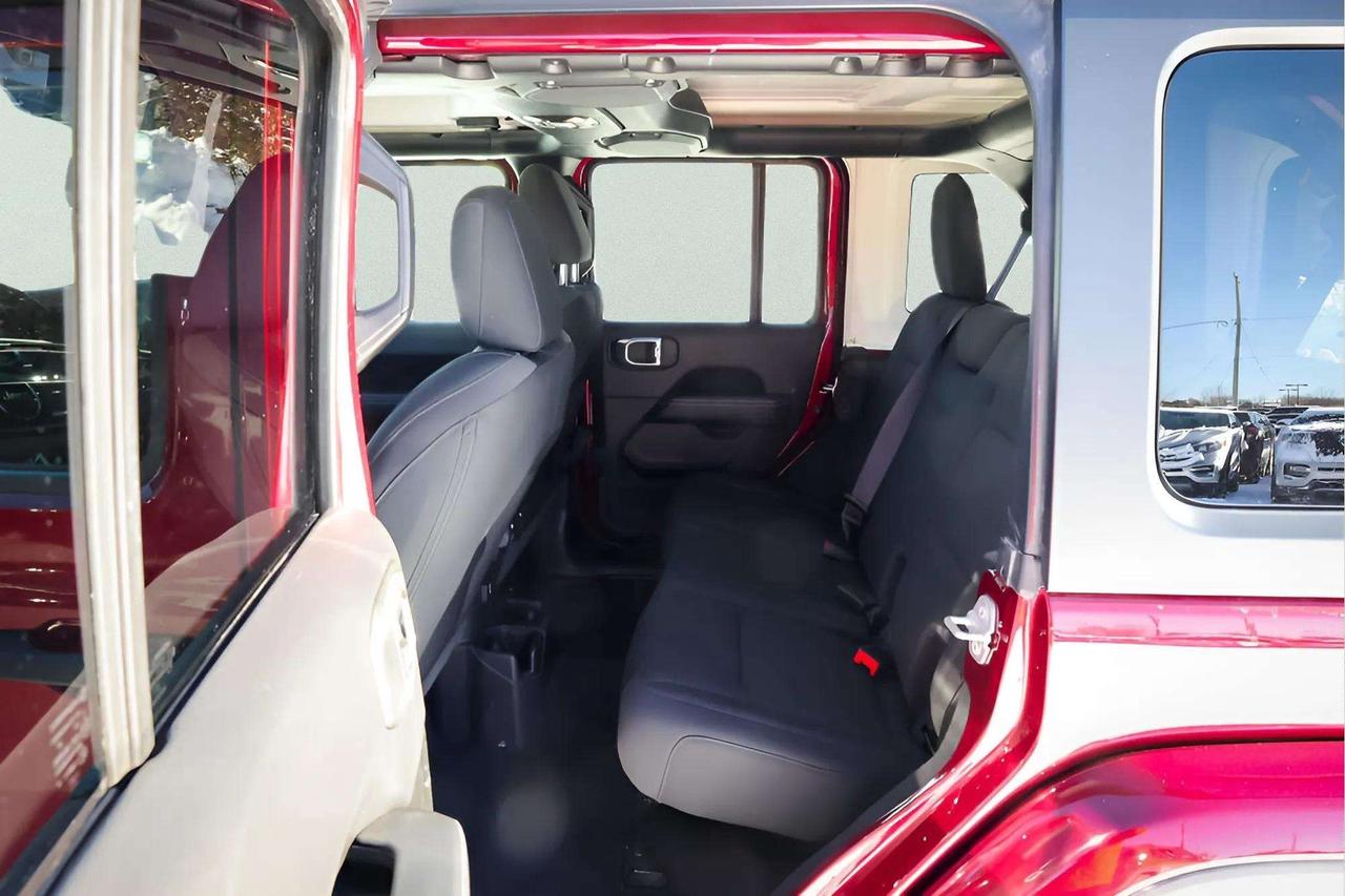 2021 Jeep Wrangler Apple Car Play, R.Cam, Photo