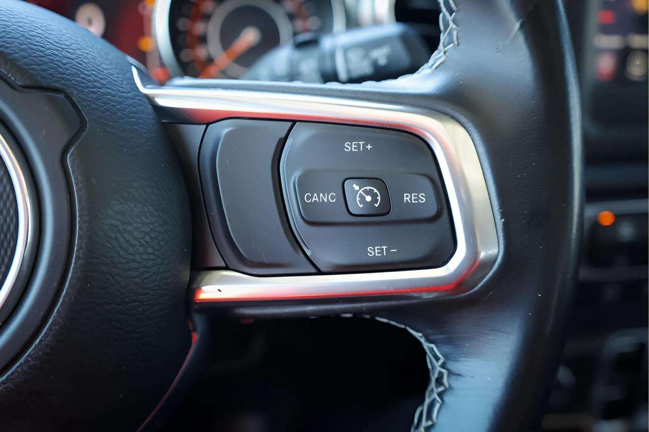 2021 Jeep Wrangler Apple Car Play, R.Cam, Photo