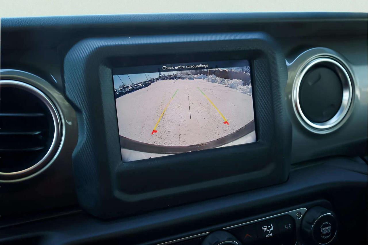 2021 Jeep Wrangler Apple Car Play, R.Cam, Photo