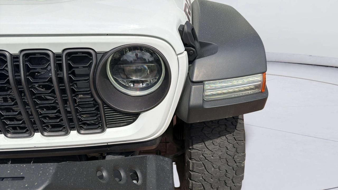 2024 Jeep Wrangler : Nav, Apple Car Play, Blind Spot, Htd Seats Photo