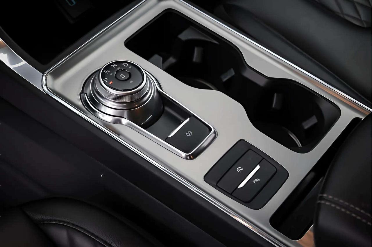 2024 Ford Edge : Apple Car Play, Htd Seats, R.Cam Photo