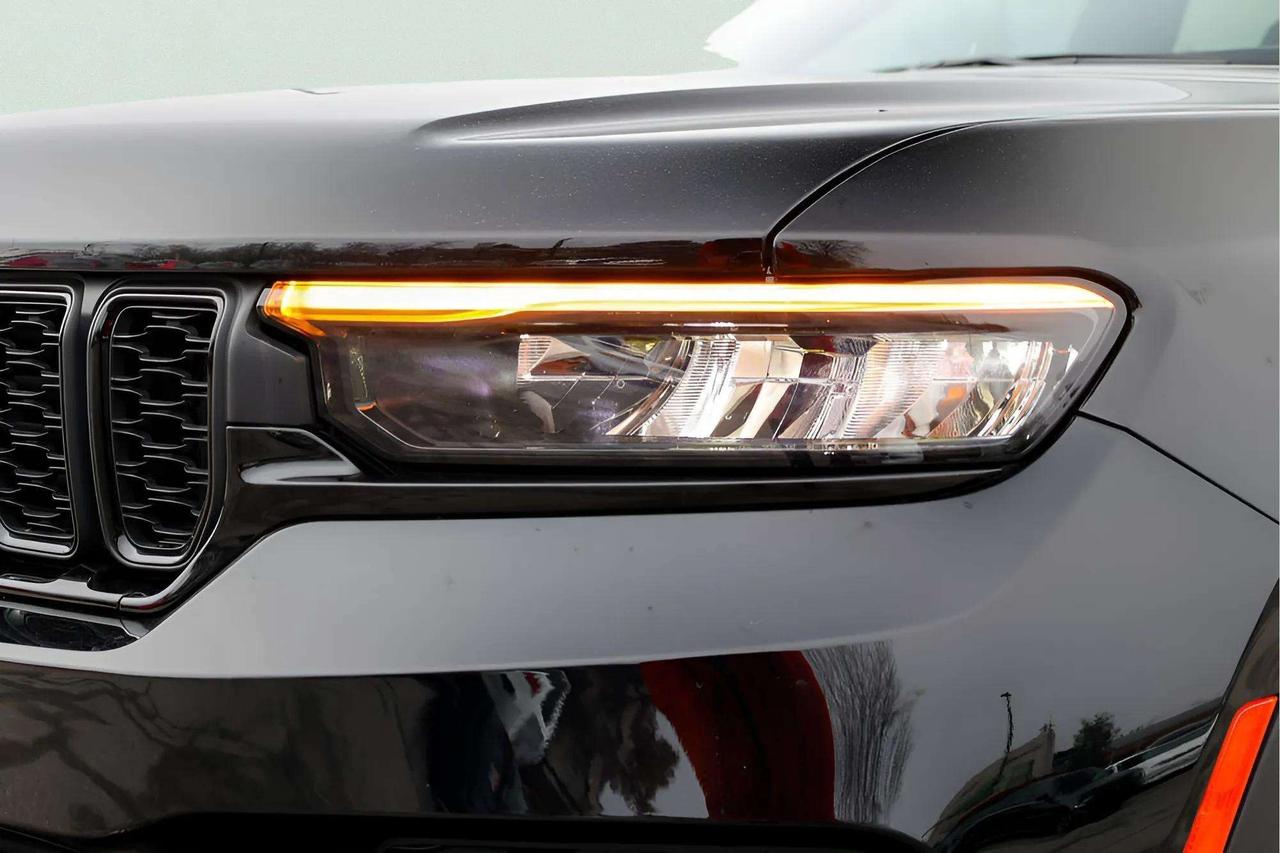 2025 Jeep Grand Cherokee Altitude Photo