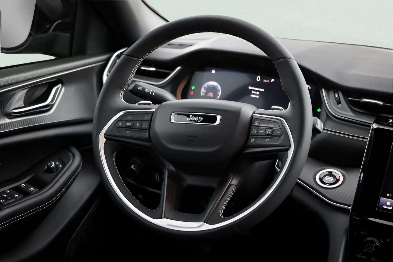 2025 Jeep Grand Cherokee Altitude Photo
