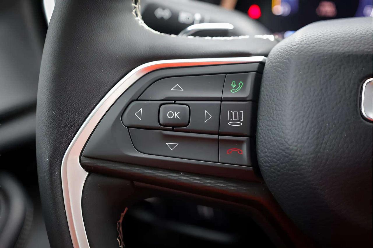 2025 Jeep Grand Cherokee Altitude Photo