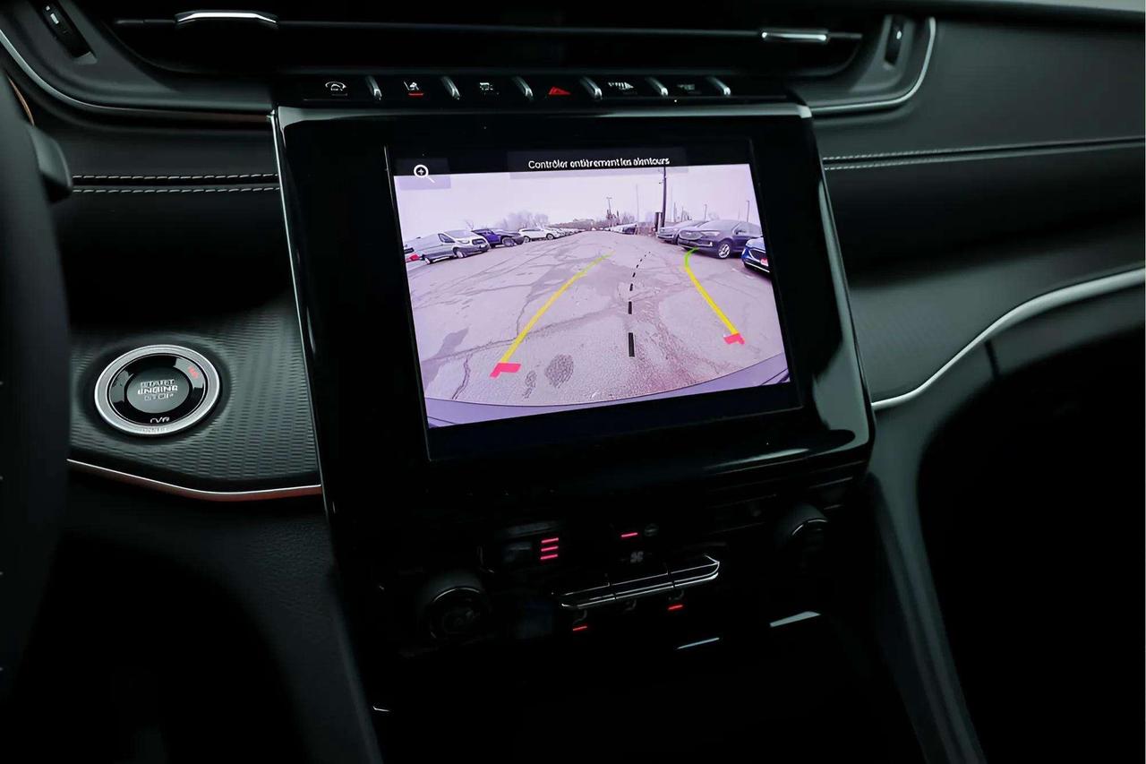 2025 Jeep Grand Cherokee Altitude Photo