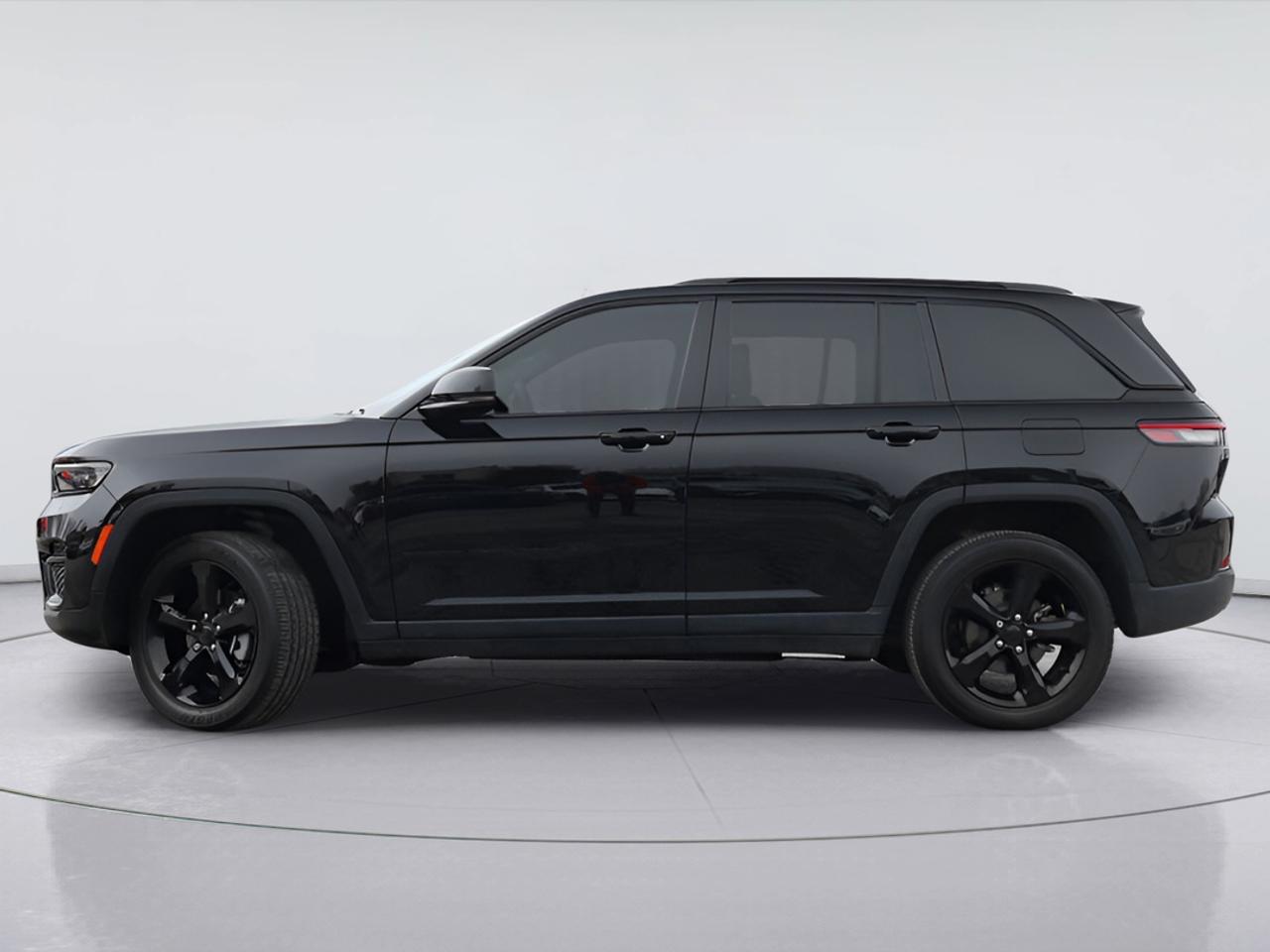2025 Jeep Grand Cherokee Altitude - Trailer Tow - Sunroof - Blind Spot Photo5