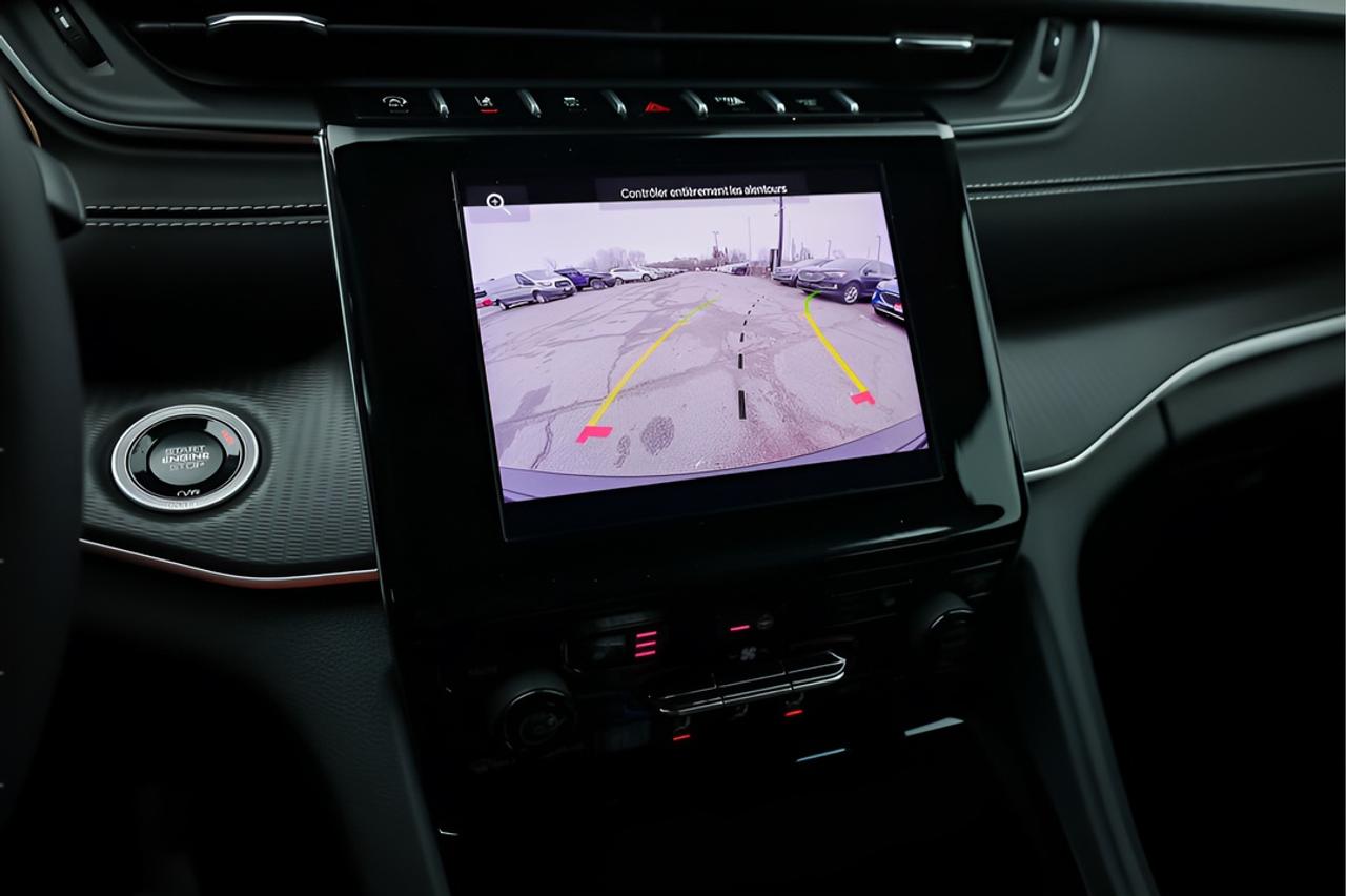 2025 Jeep Grand Cherokee Altitude - Trailer Tow - Sunroof - Blind Spot Photo