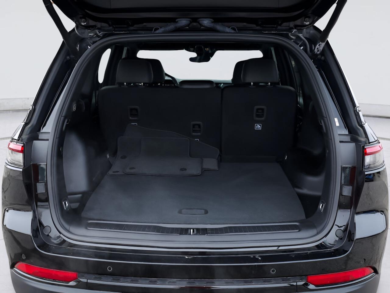 2025 Jeep Grand Cherokee Altitude - Trailer Tow - Sunroof - Blind Spot Photo