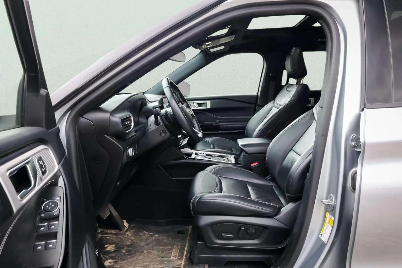 2022 Ford Explorer ST 3.0L ECOBOOST V6 4WD Photo