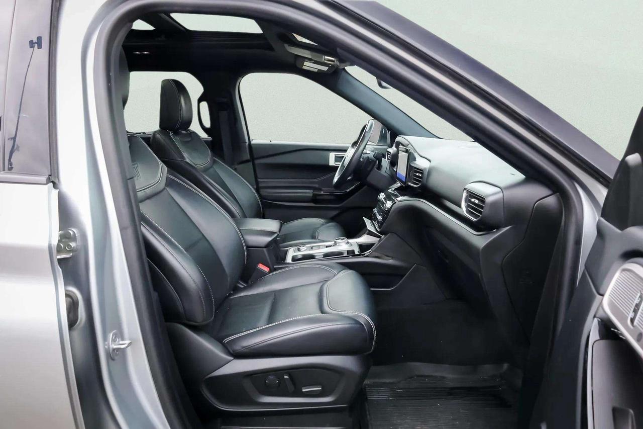 2022 Ford Explorer ST 3.0L ECOBOOST V6 4WD Photo