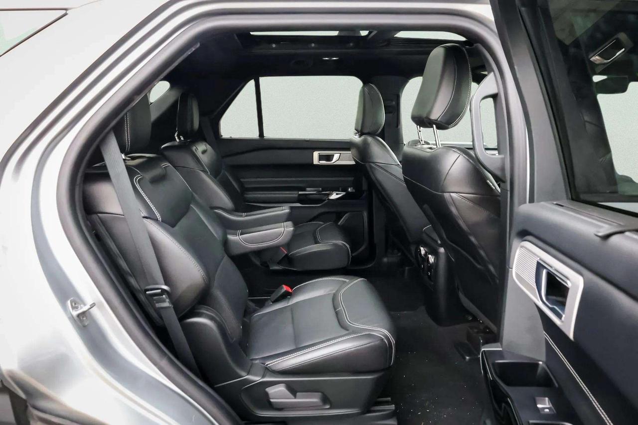 2022 Ford Explorer ST 3.0L ECOBOOST V6 4WD Photo