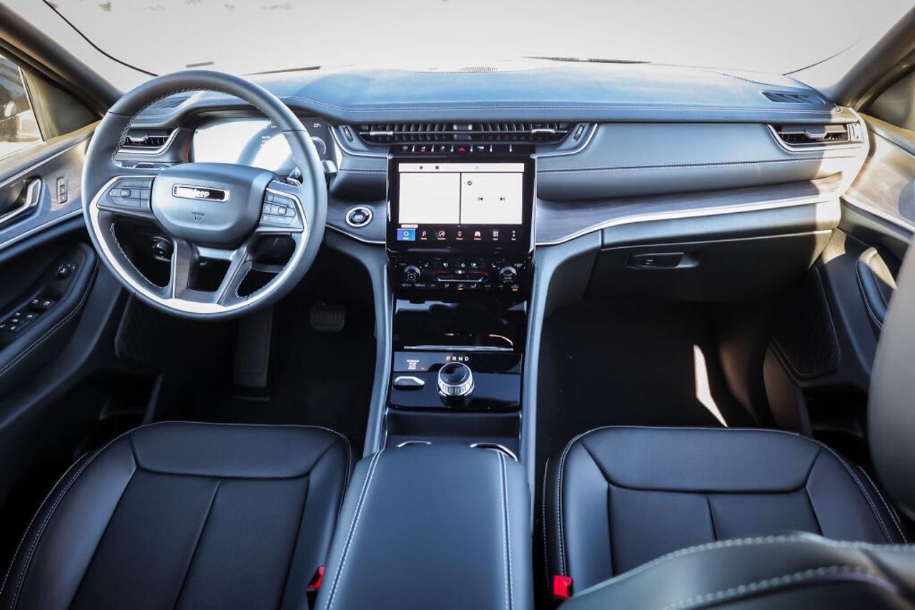 2025 Jeep Grand Cherokee L Limited Photo