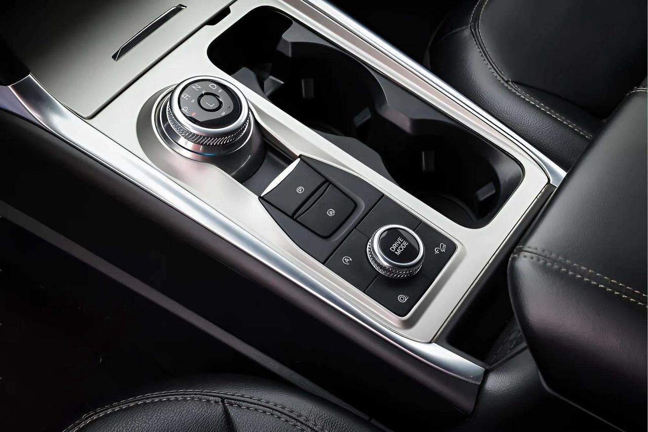 2024 Ford Explorer LIMITED 2.3L ECOBOOST 4WD Photo