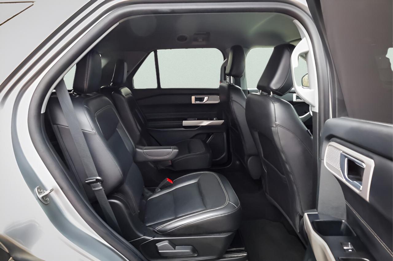 2024 Ford Explorer LEATHER SEATS - HEATED/COOLED SEATS - 3RD ROW Photo