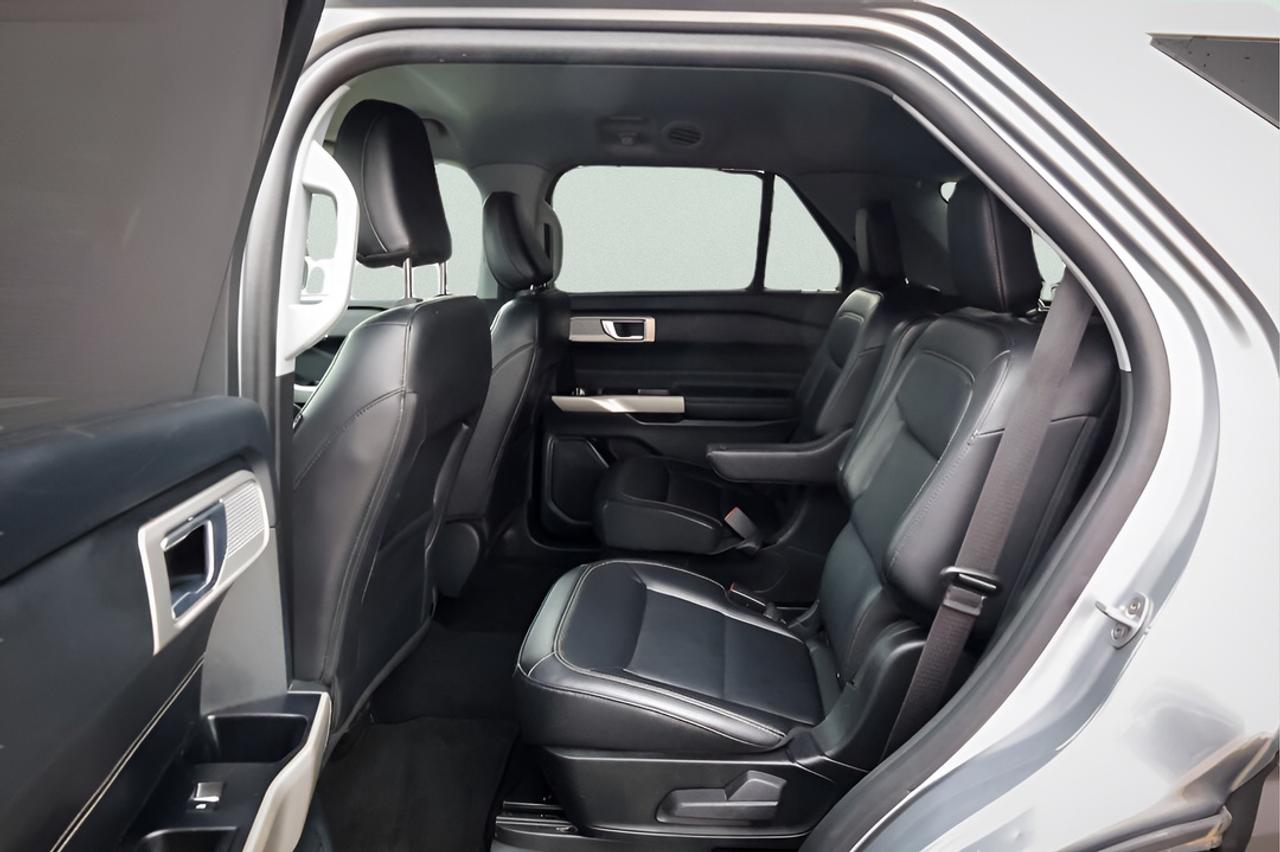 2024 Ford Explorer LEATHER SEATS - HEATED/COOLED SEATS - 3RD ROW Photo