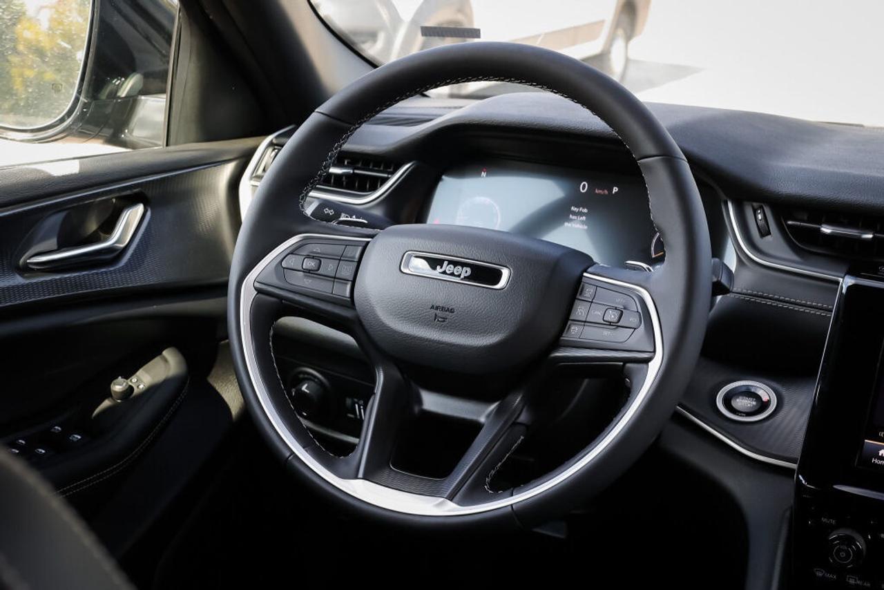 2025 Jeep Grand Cherokee Altitude Photo